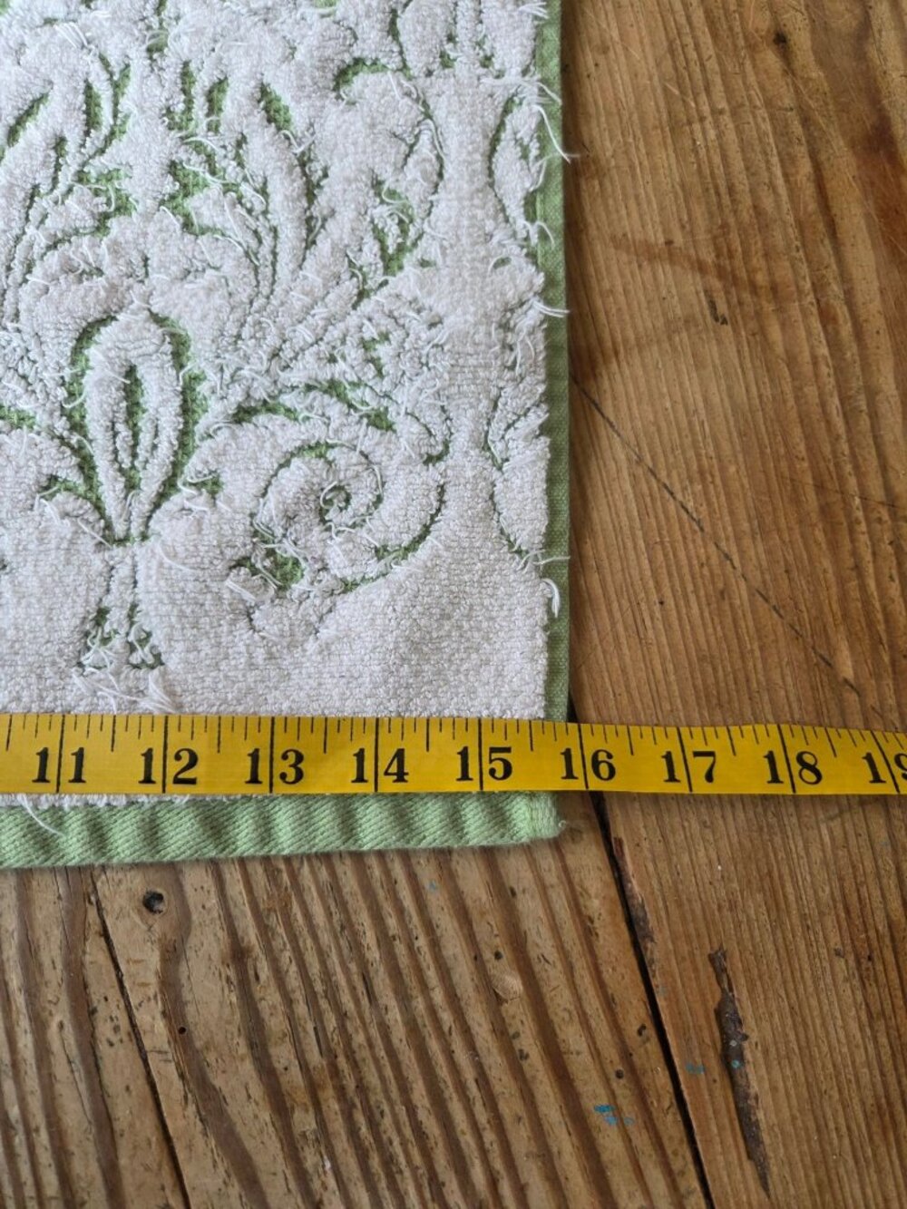 Parisian By Kassatex Cotton Matelassé Decorative Hand Towel Green White Baroque - Picture 5 of 7